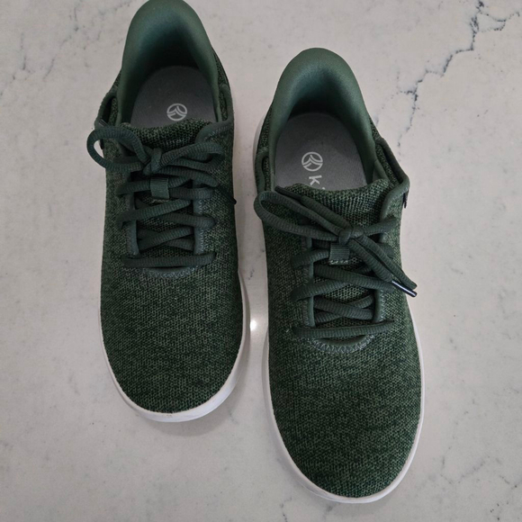 Kizik Shoes - Women's Kizik Madrid Eco-friendly Knit Olive Green Sneakers Size 8